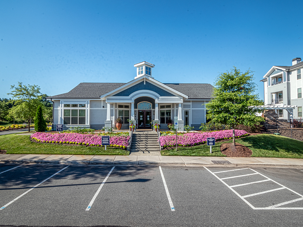 Crest at Brier Creek Apartments in Raleigh, NC